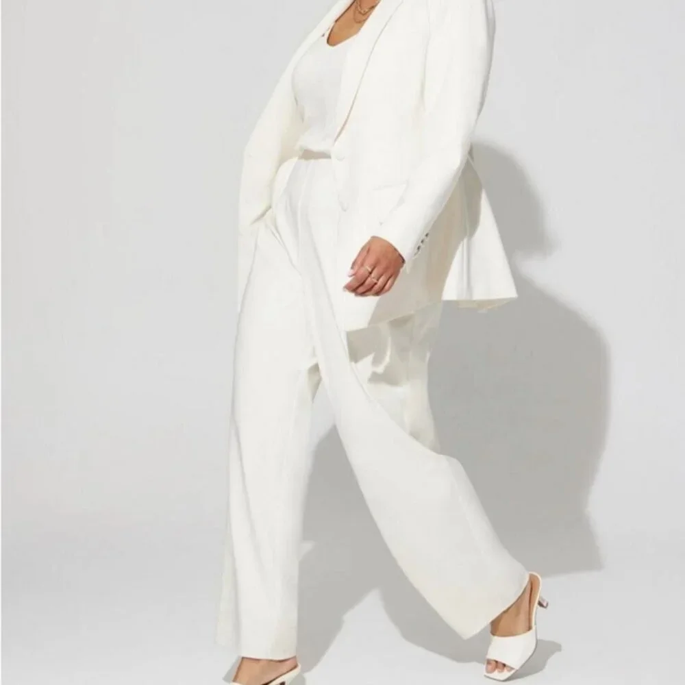 Studio by Torrid Ivory Refined Crepe Blazer – Size 1X